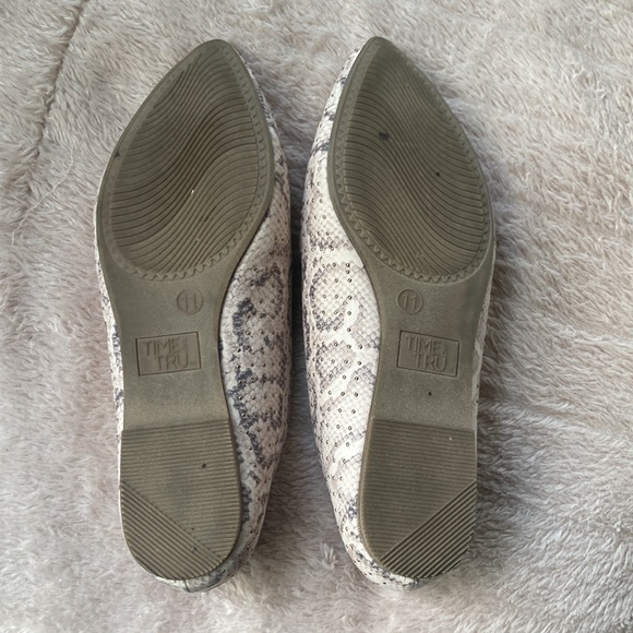 Time & Tru Reptileskin Feather Flats - Picture 6 of 7